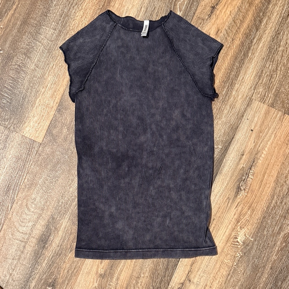 Zenana Outfitters Charcoal Cap Sleeve Tee